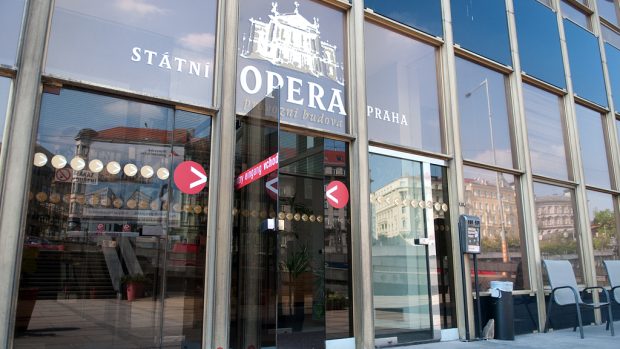 Vchod pro zaměstnance Státní opery Praha
