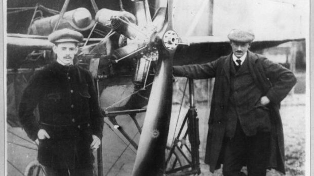Aviatici Evžen Čihák a Jan Kašpar (vpravo)