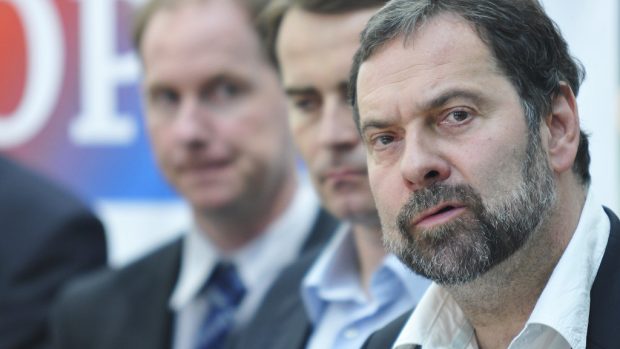 Tisková konference lídrů možných koaličních partnerů (vpravo Radek John - Věci veřejné)