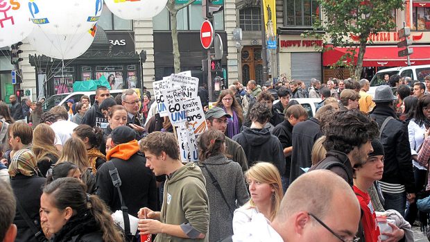 Francouzi vyšli protestovat do ulic Paříže