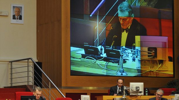 Jednání zastupitelů na pražském magistrátu.