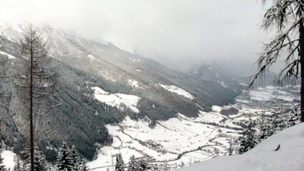 Do tyrolského údolí Stubai jezdí milovníci zimních sportů nejen s lyžemi, ale také se sáňkami