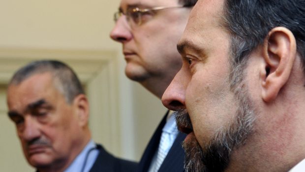 Vláda jednala o zvýšení DPH, Karel Schwarzenberg, Petr Nečas, Radek John