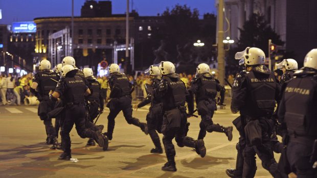Bělehrad demonstrace Mladič