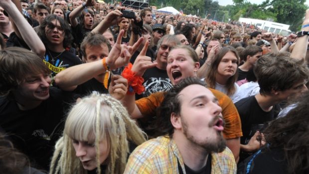 Příznivci Metalu na festivalu Sonisphere