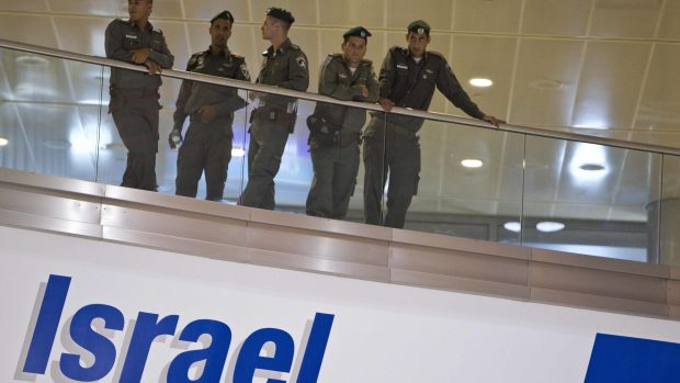 Hlídky izraelské policie na letišti Ben Gurion