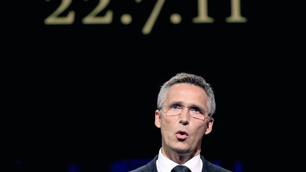 Norský premiér Jens Stoltenberg na smutečním obřadu, kterým vyvrcholil státní smutek v Norsku
