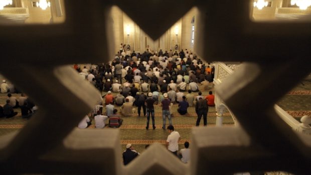 Čečenští muslimové oslavují konec ramadánu