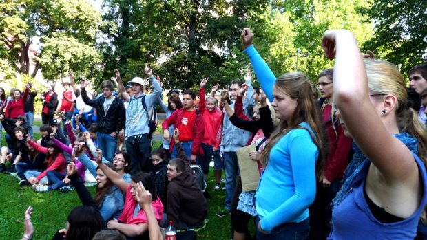 Gymnázium Josefa Jungmanna v Litoměřicích - studenti hlasují o stávkové pohotovosti