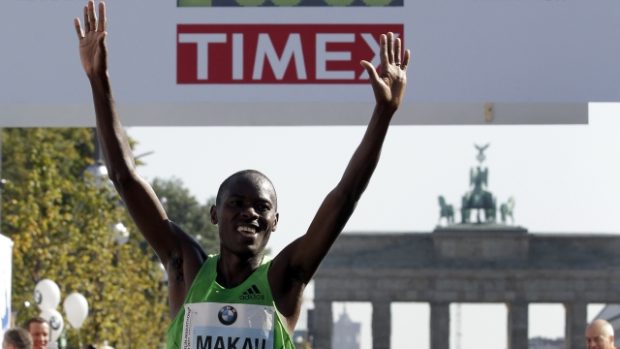 Keňský vytrvalec Patrick Makau právě překonal v Berlíně světový rekord v maratonu
