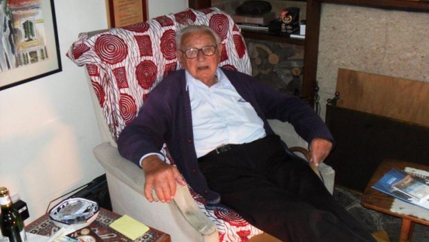 Sir Nicholas Winton u sebe doma v Maidenheadu