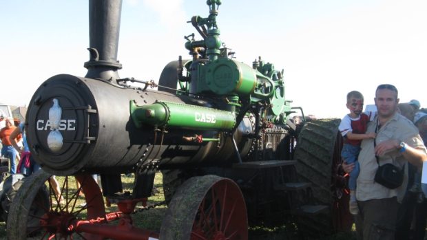 Traktory 2011 v Ořechu - parní traktor z roku 1913