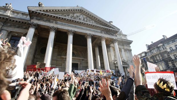 Demonstrace před burzou v Bruselu