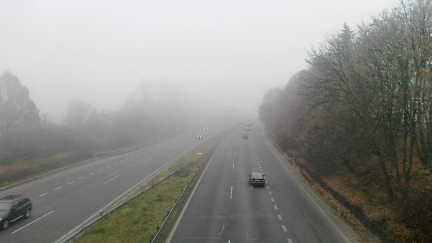 Smog v Mladé Boleslavi - pohled na rychlostní silnici R10