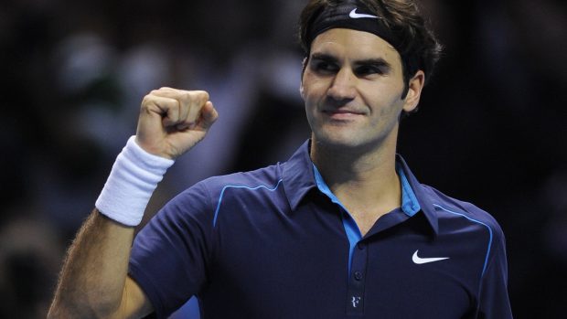 Švýcarský tenista Roger Federer slaví na Turnaji mistrů vítězství nad Francouzem Tsongou