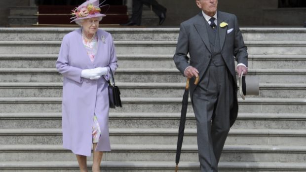 Královna Alžběta a její manžel princ Filip, vévoda z Edinburghu.JPG