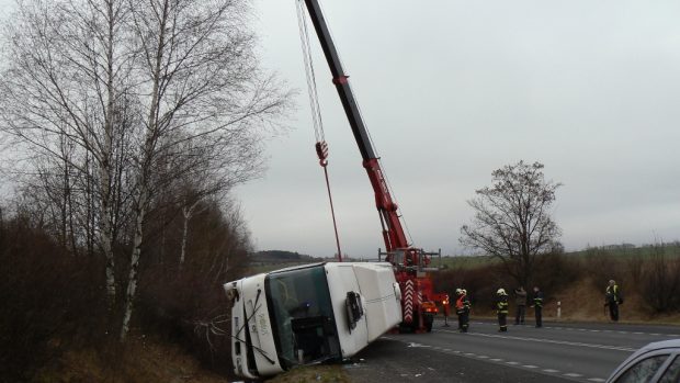 Nehoda autobusu u Kutrovic na Slánsku