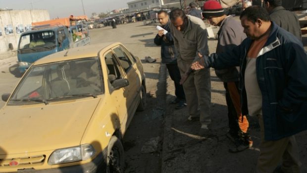 Nálože byly uloženy v autech a motocyklech