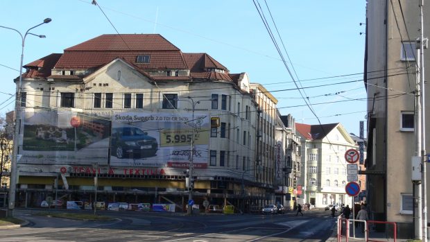 Obchodní dům Ostravica - pohled na budovu na rohu ulic Nádražní a 28. října