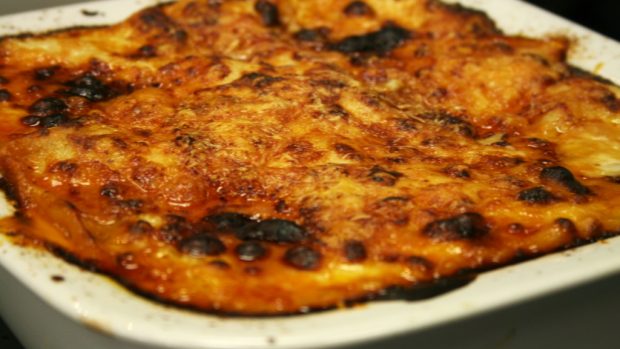 Italské lasagne s ragú bolognese v zapékací misce