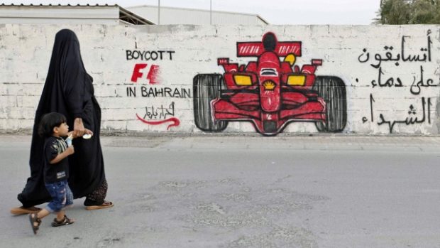 K bojkotu závodu F1 vyzývají v Bahrajnu i pouliční malby