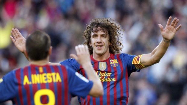 Tady se ještě Carles Puyol raduje. Teď už mu ale do smíchu není, musí na operaci