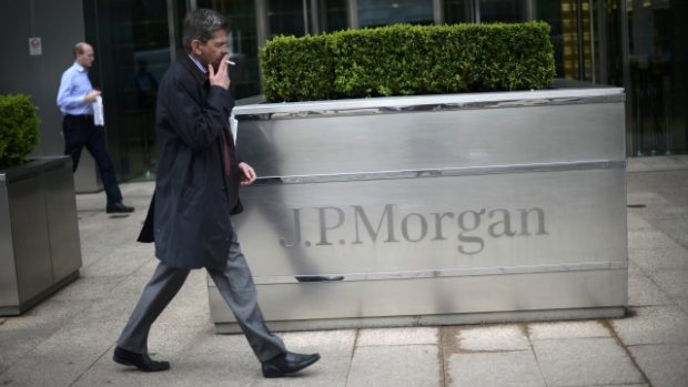 Největší americká banka JPMorgan oznámila miliardové ztráty