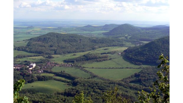 Pohled na České středohoří z Milešovky