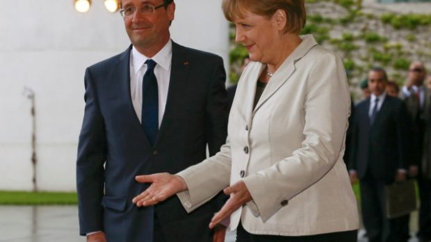 Nový francouzský prezident François Hollande přijel do Berlína na pracovní večeři s kancléřkou Angelou Merkelovou