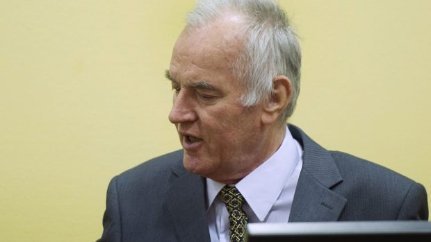 V Haagu začal soud s generálem Mladičem