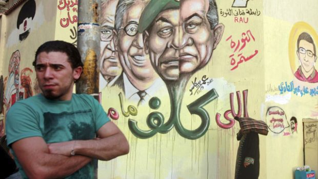 Prezidentské volby v Egyptě připomíná i graffiti na káhirském náměstí Tahrír