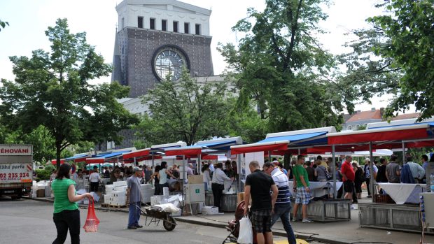 Farmářské thrhy, italské dny na naměstí Jiřího z Poděbrad