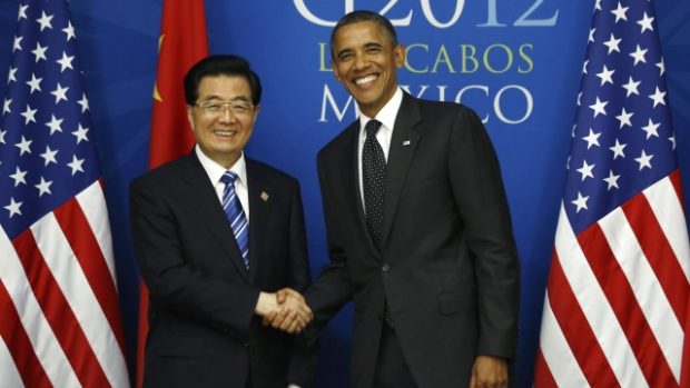 Čínský prezident Chu Ťin-tao  a Barack Obama pózují na summitu G20