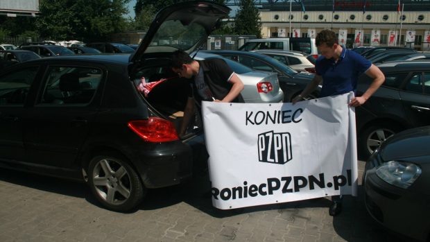 Za zrušení polského fotbalového svazu volá nejen vláda, ale i fanoušci