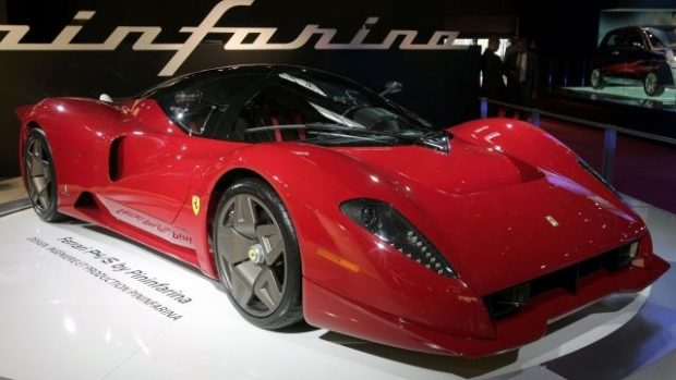 Ferrari P4/5 vytvořené Pininfarinou na pařížském veletrhu v září 2006