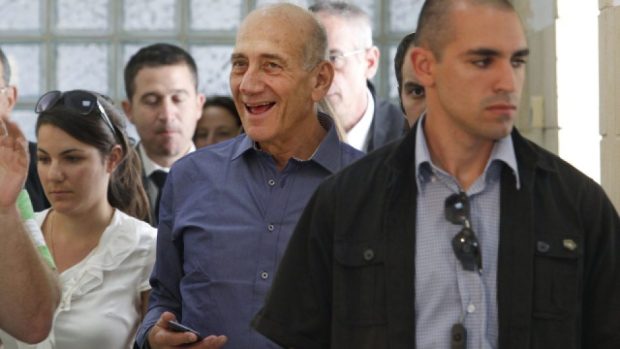 Bývalý izraelský premiér Ehud Olmert u soudu