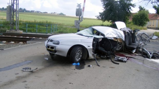 Při dopravní nehodě v Táboře zahynuli v sobotu tři lidé