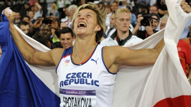 Barbora Špotáková slaví druhé olympijské zlato