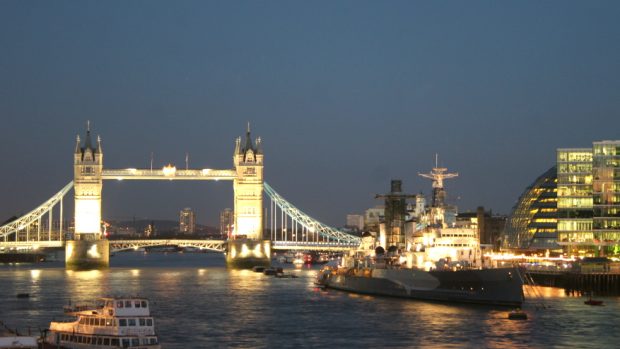 Temže a Tower bridge, Londýn