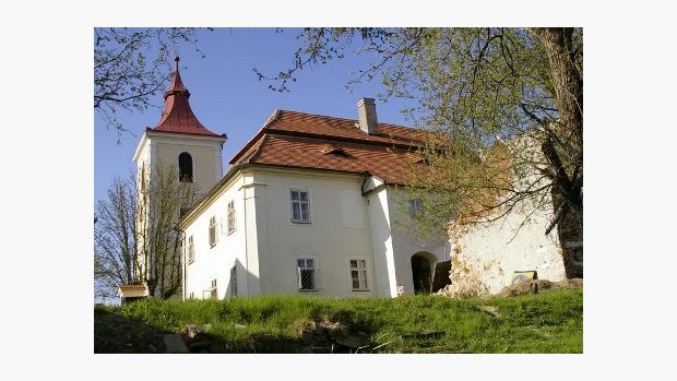 Farní dům, ve kterém sídlí Terapeutická komunita Mýto