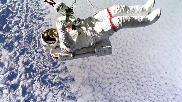 Uslyšel by někdo křičet astronauta?