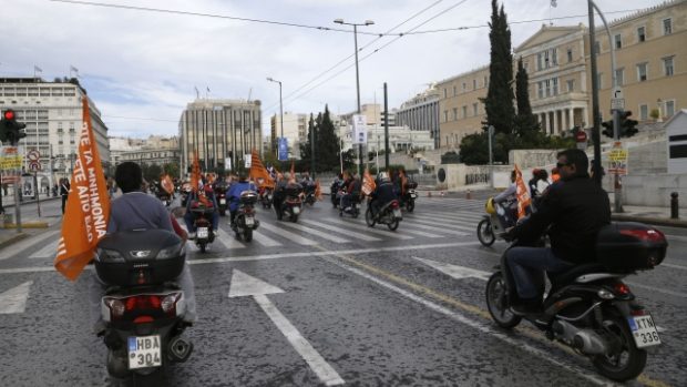 Řečtí odboráři se sjíždějí do centra Atén na demonstraci