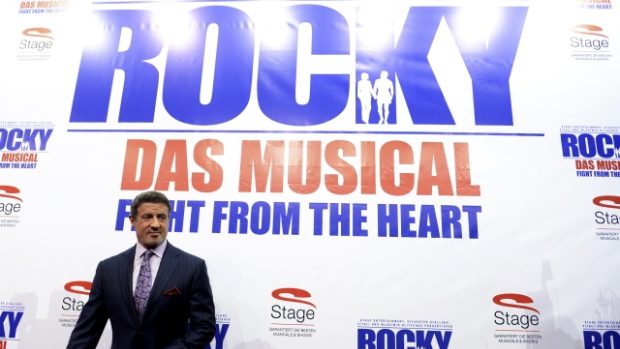 Sylvester Stallone před zahájením německé premiéry muzikálu Rocky v Hamburku