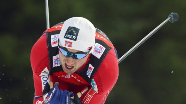 Norský reprezentant Petter Northug na trati prologu Tour de Ski v Oberhofu