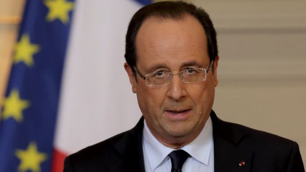 Francouzský prezident François Hollande seznamuje média se situací v Mali.