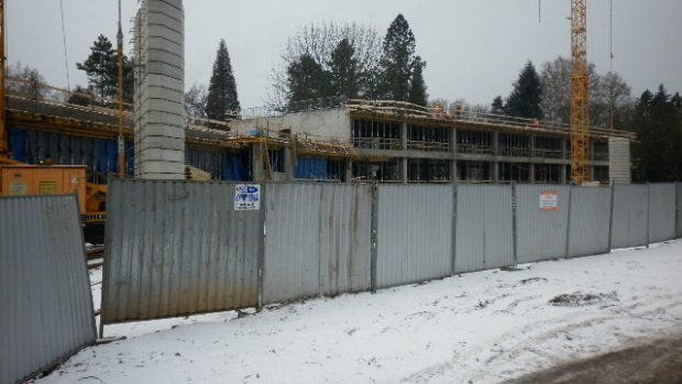 Nemocnice v Uherském Hradišti. Nový centrální pavilon v uherskohradišťské nemocnici přinese také demolice budov starých oddělení