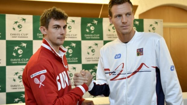 Tenisté Henri Laaksonen a Tomáš Berdych po losu v Ženevě