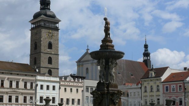 České Budějovice: náměstí Přemysla Otakara II., Samsonova kašna a Černá věž