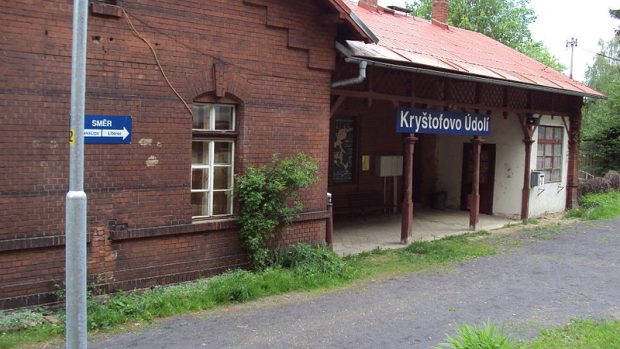 Kryštofovo údolí - železniční zastávka