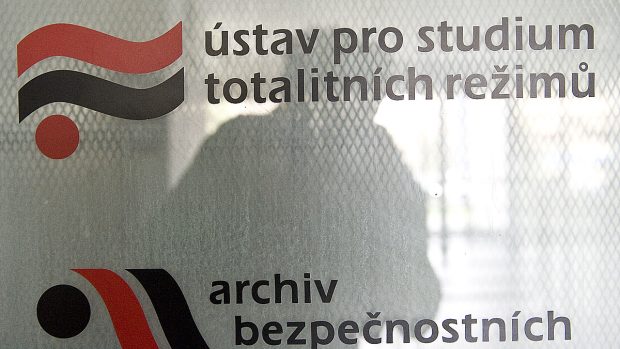 Ústav pro studium totalitních režimů